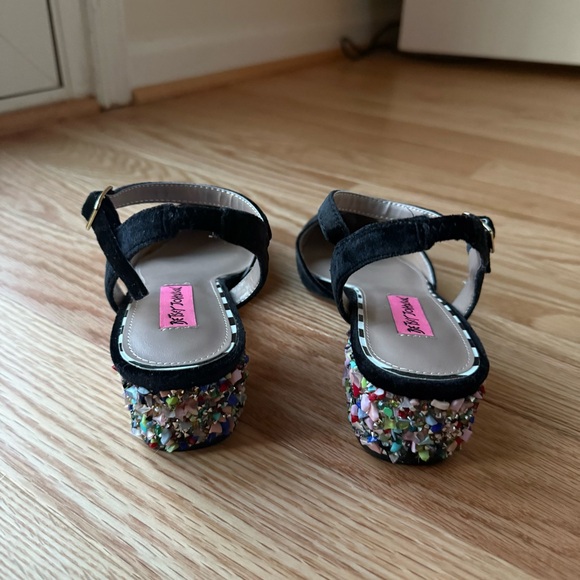 Betsey Johnson Black Velvet Pointed Toe Colorful Crystal Gem Heels Size 7.5 - Picture 4 of 7